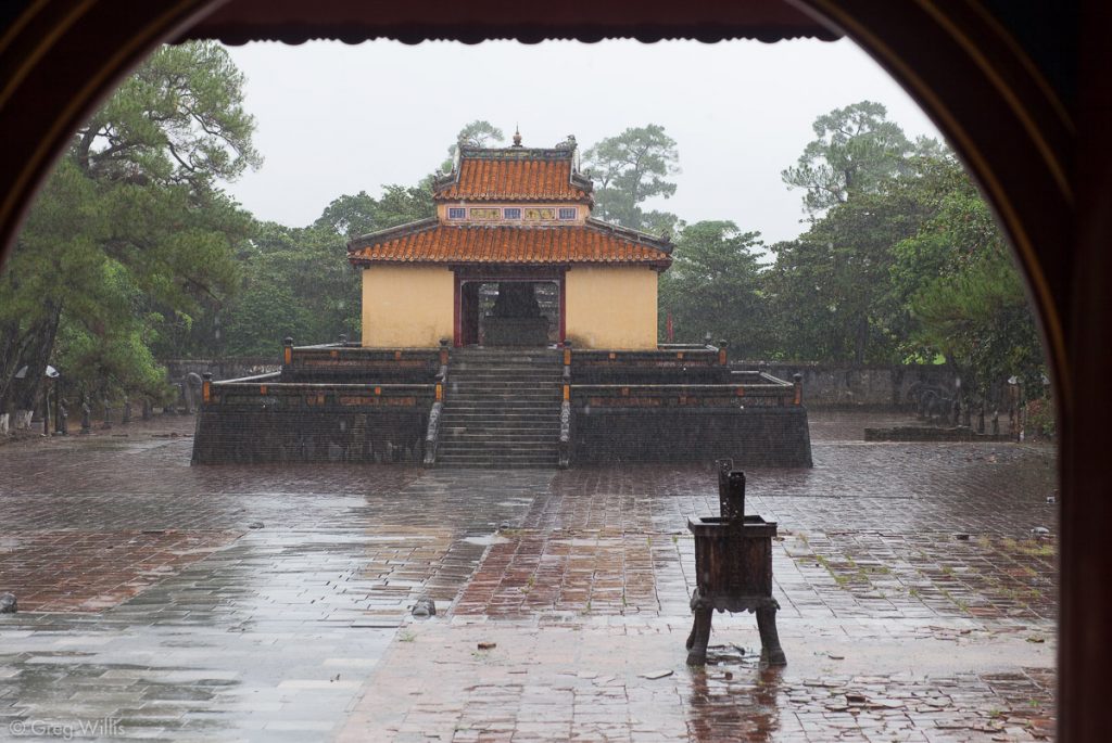 Minh Mang Tomb: Bi Dinh (The Stele Pavilion)